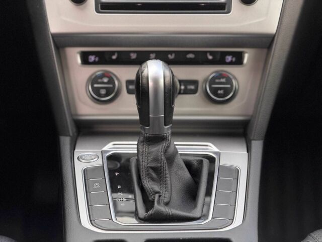 Серый Фольксваген Пассат, объемом двигателя 2 л и пробегом 257 тыс. км за 16900 $, фото 19 на Automoto.ua