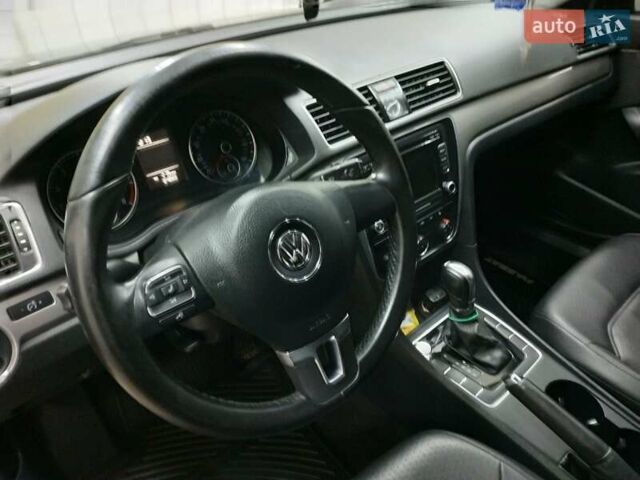 Серый Фольксваген Пассат, объемом двигателя 1.8 л и пробегом 74 тыс. км за 12900 $, фото 5 на Automoto.ua