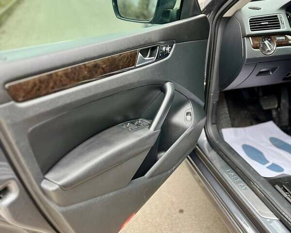 Серый Фольксваген Пассат, объемом двигателя 2 л и пробегом 287 тыс. км за 10999 $, фото 15 на Automoto.ua