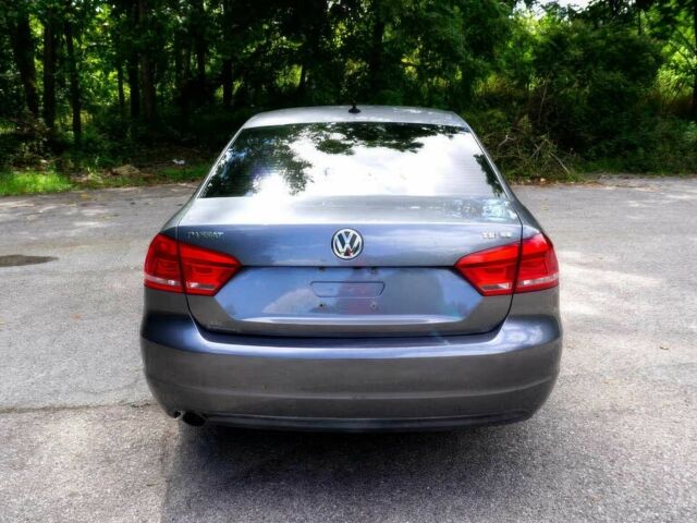 Сірий Фольксваген Пассат, об'ємом двигуна 1.8 л та пробігом 75 тис. км за 7300 $, фото 4 на Automoto.ua