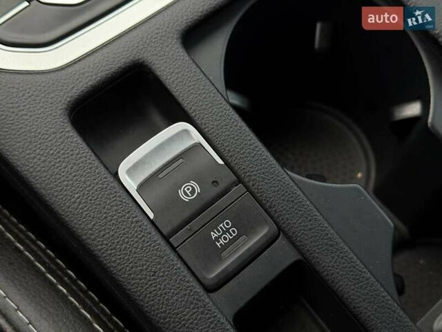 Сірий Фольксваген Пассат, об'ємом двигуна 1.97 л та пробігом 257 тис. км за 16900 $, фото 60 на Automoto.ua