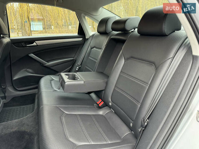 Сірий Фольксваген Пассат, об'ємом двигуна 1.8 л та пробігом 170 тис. км за 10000 $, фото 4 на Automoto.ua