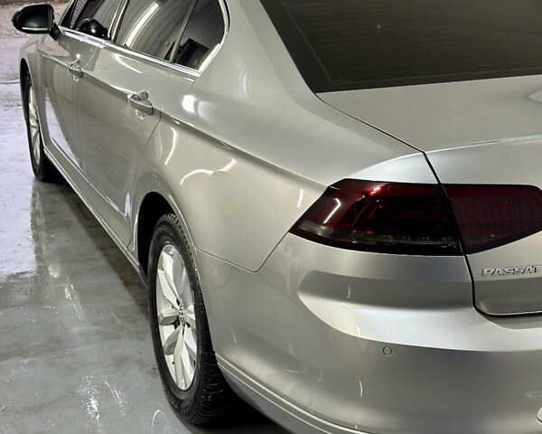 Серый Фольксваген Пассат, объемом двигателя 1.97 л и пробегом 225 тыс. км за 16800 $, фото 8 на Automoto.ua