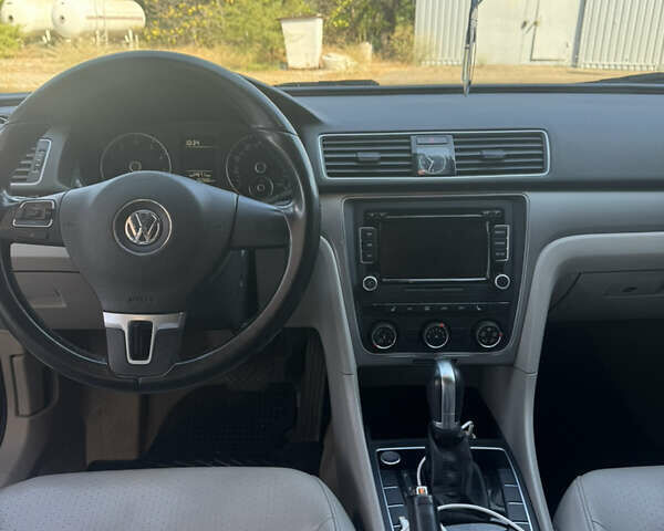 Сірий Фольксваген Пассат, об'ємом двигуна 1.8 л та пробігом 144 тис. км за 11600 $, фото 7 на Automoto.ua