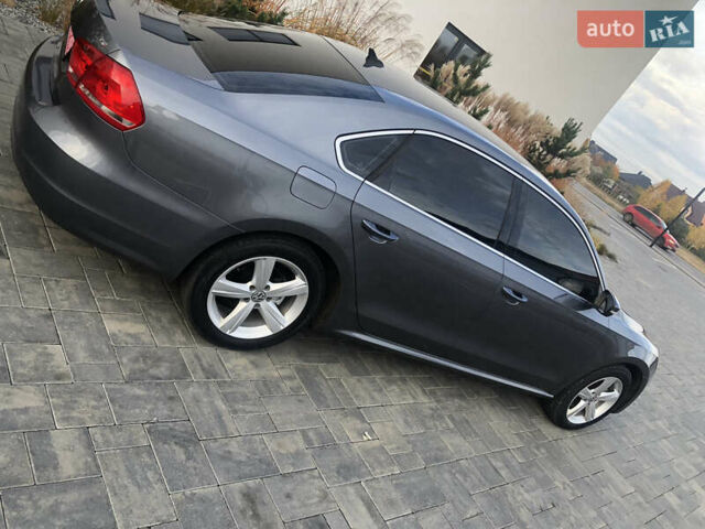 Серый Фольксваген Пассат, объемом двигателя 1.8 л и пробегом 202 тыс. км за 11500 $, фото 4 на Automoto.ua