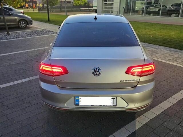 Серый Фольксваген Пассат, объемом двигателя 2 л и пробегом 250 тыс. км за 14650 $, фото 3 на Automoto.ua