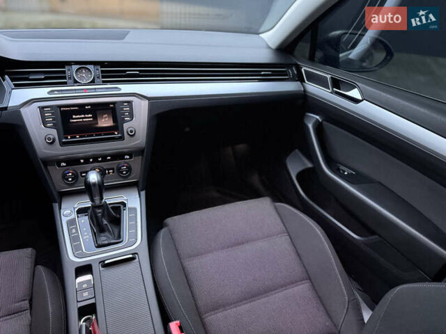 Серый Фольксваген Пассат, объемом двигателя 2 л и пробегом 264 тыс. км за 15850 $, фото 28 на Automoto.ua