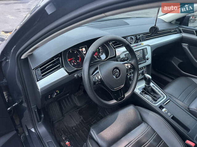 Серый Фольксваген Пассат, объемом двигателя 2 л и пробегом 257 тыс. км за 16900 $, фото 7 на Automoto.ua