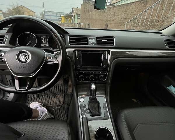 Сірий Фольксваген Пассат, об'ємом двигуна 1.8 л та пробігом 173 тис. км за 13800 $, фото 20 на Automoto.ua