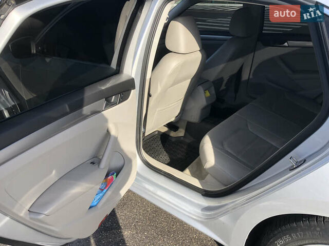 Фольксваген Пассат 2015 в Черкассах на Automoto.ua Серый Фольксваген Пассат, объемом двигателя 1.8 л и пробегом 232 тыс. км за 10700 $, фото 11 на Automoto.ua