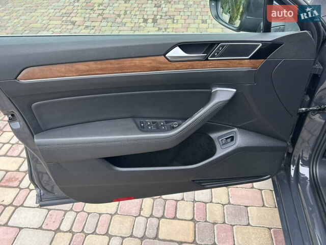 Сірий Фольксваген Пассат, об'ємом двигуна 1.8 л та пробігом 190 тис. км за 15500 $, фото 9 на Automoto.ua