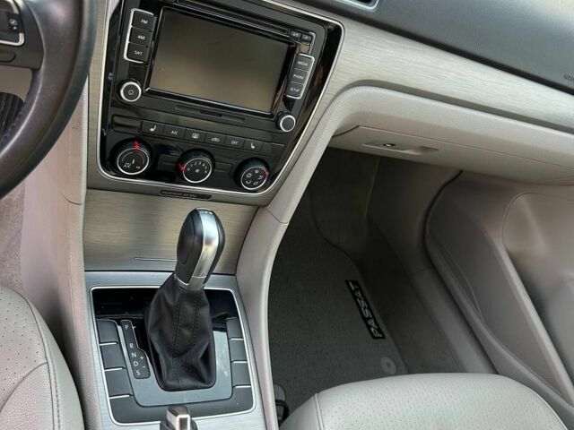 Сірий Фольксваген Пассат, об'ємом двигуна 2 л та пробігом 205 тис. км за 331 $, фото 4 на Automoto.ua