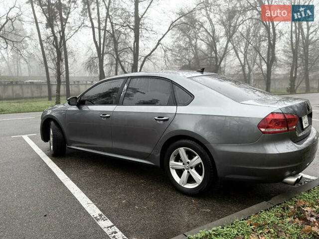 Серый Фольксваген Пассат, объемом двигателя 1.8 л и пробегом 255 тыс. км за 8500 $, фото 5 на Automoto.ua