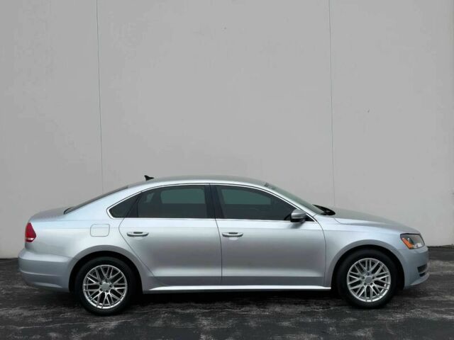 Серый Фольксваген Пассат, объемом двигателя 2 л и пробегом 74 тыс. км за 1800 $, фото 5 на Automoto.ua