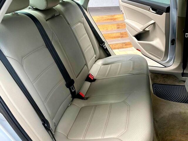 Сірий Фольксваген Пассат, об'ємом двигуна 1.8 л та пробігом 150 тис. км за 9600 $, фото 10 на Automoto.ua