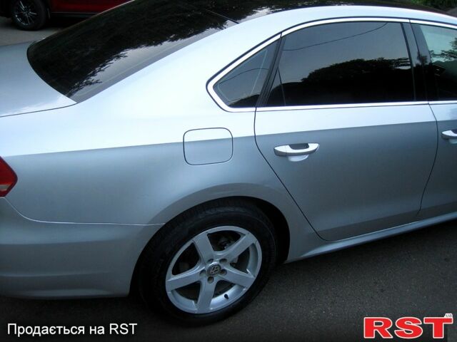 Серый Фольксваген Пассат, объемом двигателя 1.8 л и пробегом 230 тыс. км за 8850 $, фото 3 на Automoto.ua