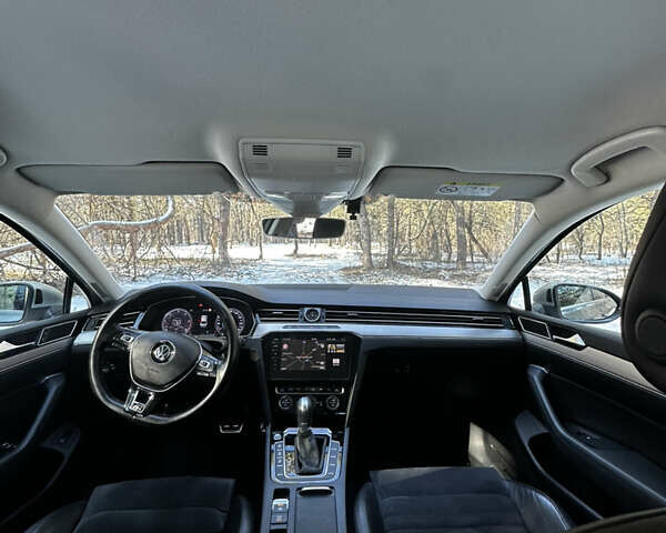 Серый Фольксваген Пассат, объемом двигателя 1.97 л и пробегом 190 тыс. км за 18700 $, фото 35 на Automoto.ua