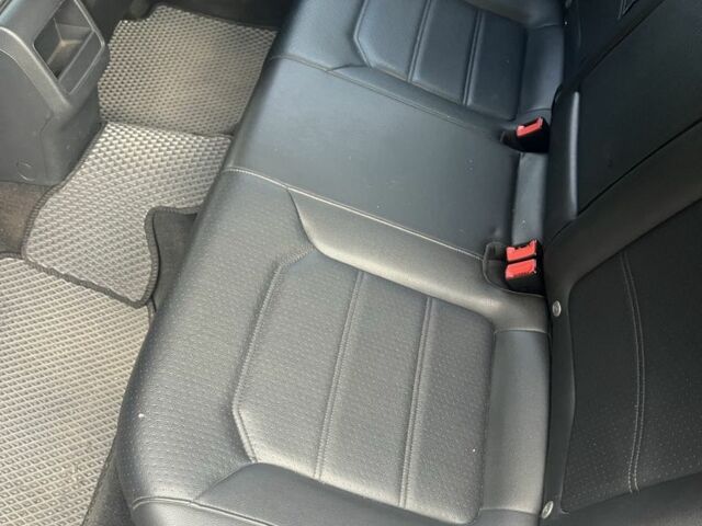 Серый Фольксваген Пассат, объемом двигателя 1.8 л и пробегом 156 тыс. км за 10000 $, фото 2 на Automoto.ua