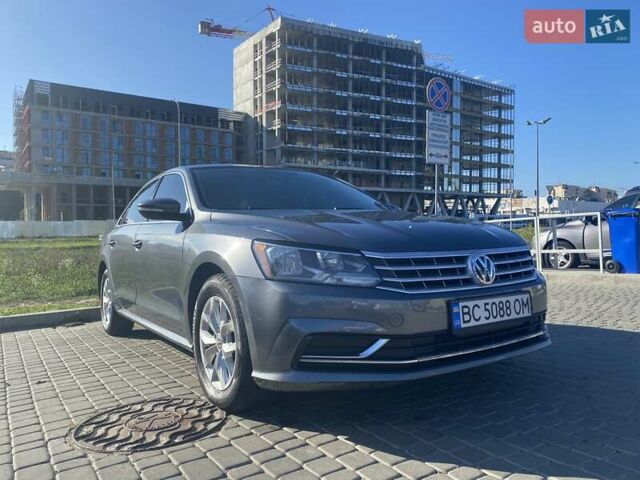 Серый Фольксваген Пассат, объемом двигателя 1.8 л и пробегом 133 тыс. км за 10700 $, фото 1 на Automoto.ua