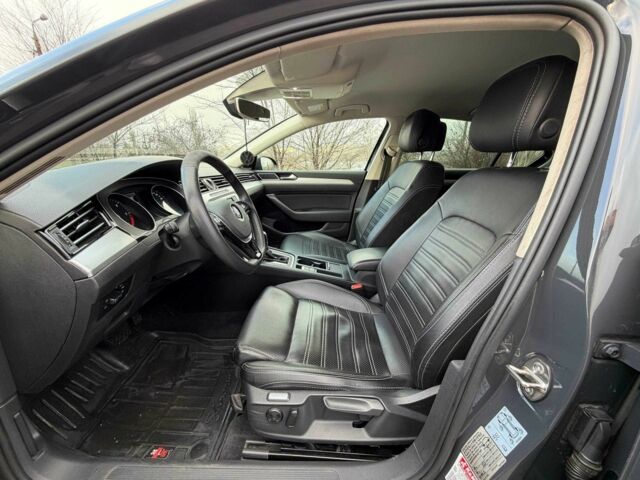 Серый Фольксваген Пассат, объемом двигателя 2 л и пробегом 257 тыс. км за 16900 $, фото 10 на Automoto.ua