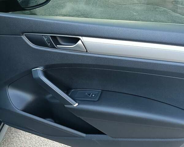 Фольксваген Пассат 2015 в Житомире на Automoto.ua Серый Фольксваген Пассат, объемом двигателя 1.8 л и пробегом 185 тыс. км за 11500 $, фото 19 на Automoto.ua