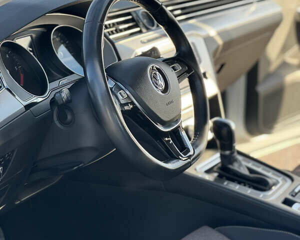 Серый Фольксваген Пассат, объемом двигателя 1.97 л и пробегом 257 тыс. км за 16500 $, фото 14 на Automoto.ua