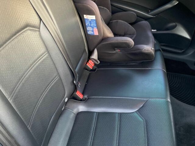 Сірий Фольксваген Пассат, об'ємом двигуна 1.8 л та пробігом 236 тис. км за 9000 $, фото 4 на Automoto.ua