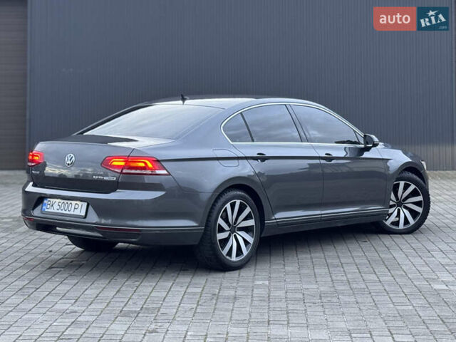 Серый Фольксваген Пассат, объемом двигателя 2 л и пробегом 264 тыс. км за 15850 $, фото 12 на Automoto.ua