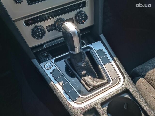 Серый Фольксваген Пассат, объемом двигателя 2.4 л и пробегом 96 тыс. км за 17440 $, фото 17 на Automoto.ua