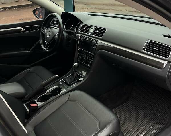 Сірий Фольксваген Пассат, об'ємом двигуна 1.8 л та пробігом 173 тис. км за 13800 $, фото 27 на Automoto.ua