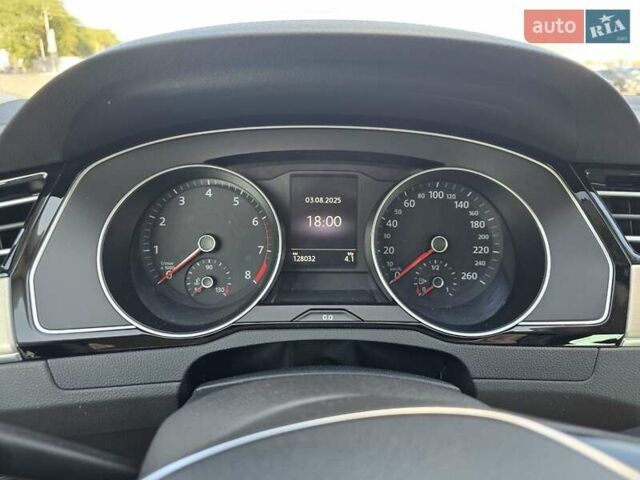 Сірий Фольксваген Пассат, об'ємом двигуна 1.78 л та пробігом 128 тис. км за 16900 $, фото 7 на Automoto.ua