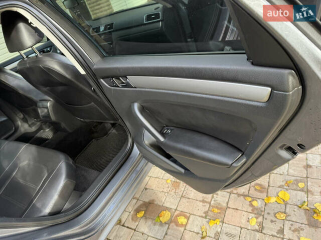 Сірий Фольксваген Пассат, об'ємом двигуна 1.8 л та пробігом 250 тис. км за 8999 $, фото 11 на Automoto.ua