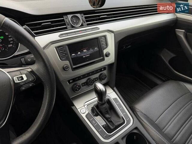 Сірий Фольксваген Пассат, об'ємом двигуна 1.97 л та пробігом 257 тис. км за 16900 $, фото 51 на Automoto.ua