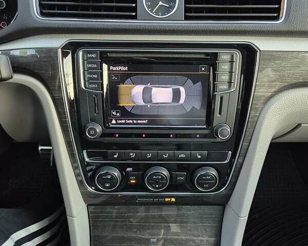 Серый Фольксваген Пассат, объемом двигателя 3.6 л и пробегом 125 тыс. км за 11900 $, фото 19 на Automoto.ua