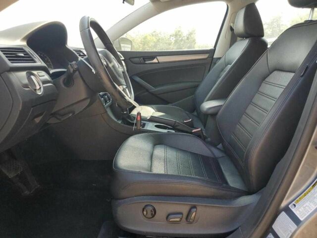 Серый Фольксваген Пассат, объемом двигателя 0 л и пробегом 120 тыс. км за 3000 $, фото 6 на Automoto.ua