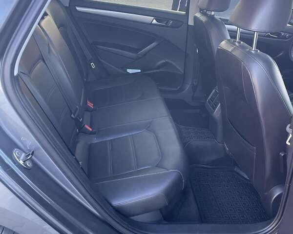 Серый Фольксваген Пассат, объемом двигателя 2 л и пробегом 259 тыс. км за 12400 $, фото 10 на Automoto.ua