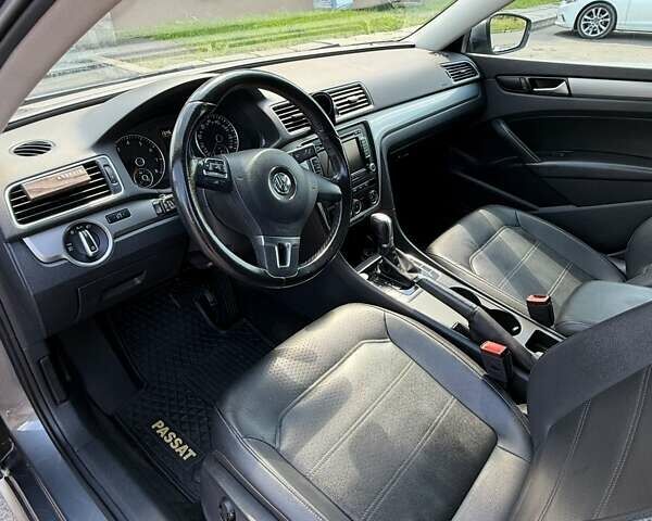 Серый Фольксваген Пассат, объемом двигателя 1.8 л и пробегом 134 тыс. км за 10000 $, фото 8 на Automoto.ua