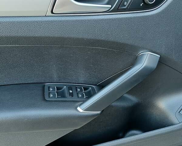 Фольксваген Пассат 2015 в Житомире на Automoto.ua Серый Фольксваген Пассат, объемом двигателя 1.8 л и пробегом 185 тыс. км за 11500 $, фото 25 на Automoto.ua