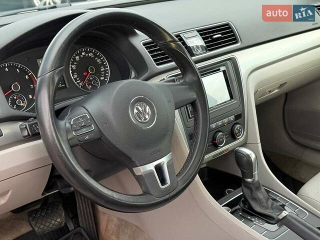 Сірий Фольксваген Пассат, об'ємом двигуна 1.8 л та пробігом 135 тис. км за 12000 $, фото 22 на Automoto.ua