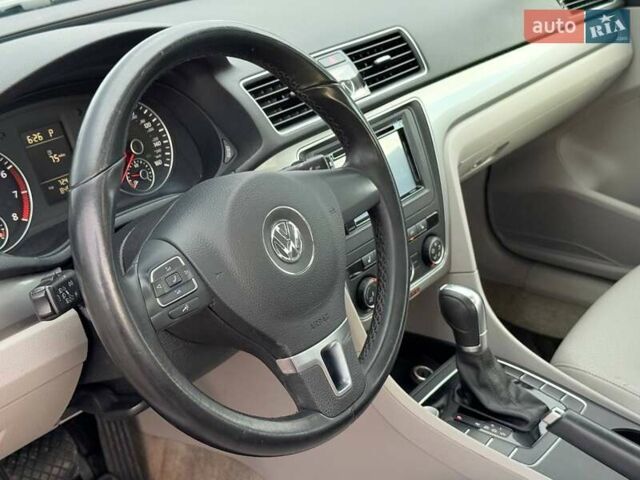 Сірий Фольксваген Пассат, об'ємом двигуна 1.8 л та пробігом 135 тис. км за 12000 $, фото 21 на Automoto.ua