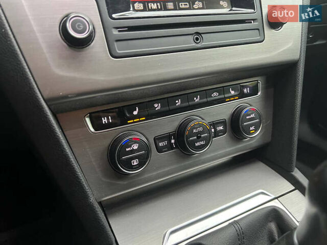 Серый Фольксваген Пассат, объемом двигателя 1.4 л и пробегом 160 тыс. км за 10600 $, фото 5 на Automoto.ua