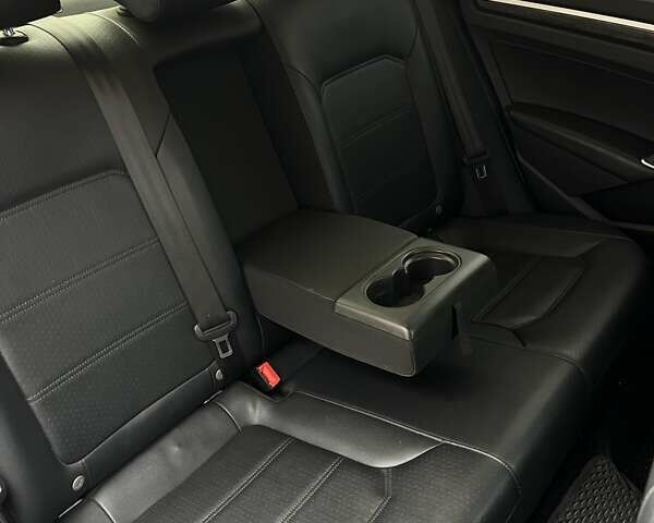 Сірий Фольксваген Пассат, об'ємом двигуна 1.8 л та пробігом 173 тис. км за 13800 $, фото 28 на Automoto.ua