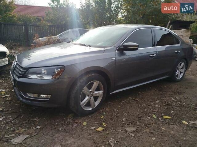 Серый Фольксваген Пассат, объемом двигателя 1.8 л и пробегом 212 тыс. км за 13700 $, фото 2 на Automoto.ua
