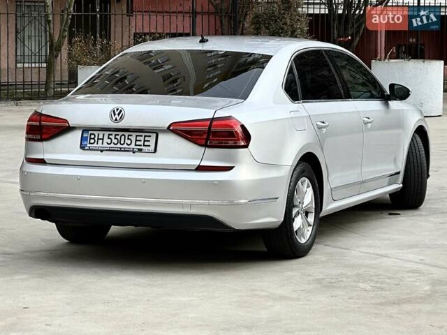 Серый Фольксваген Пассат, объемом двигателя 1.8 л и пробегом 133 тыс. км за 12000 $, фото 5 на Automoto.ua