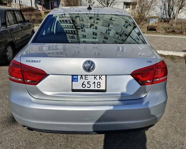 Серый Фольксваген Пассат, объемом двигателя 1.8 л и пробегом 215 тыс. км за 10500 $, фото 4 на Automoto.ua