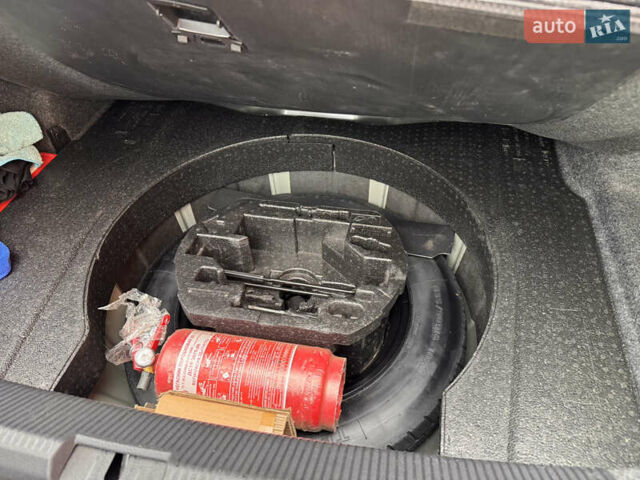 Сірий Фольксваген Пассат, об'ємом двигуна 1.8 л та пробігом 172 тис. км за 11000 $, фото 20 на Automoto.ua