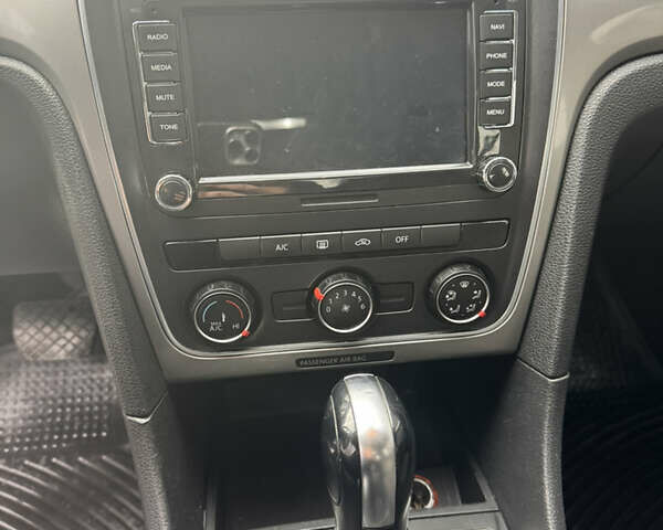 Сірий Фольксваген Пассат, об'ємом двигуна 1.8 л та пробігом 249 тис. км за 9100 $, фото 14 на Automoto.ua