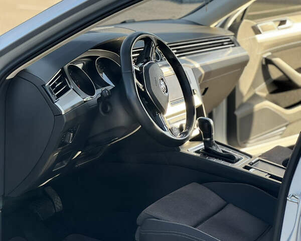 Серый Фольксваген Пассат, объемом двигателя 2 л и пробегом 310 тыс. км за 16100 $, фото 11 на Automoto.ua