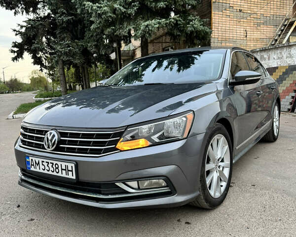 Серый Фольксваген Пассат, объемом двигателя 1.8 л и пробегом 159 тыс. км за 12999 $, фото 6 на Automoto.ua