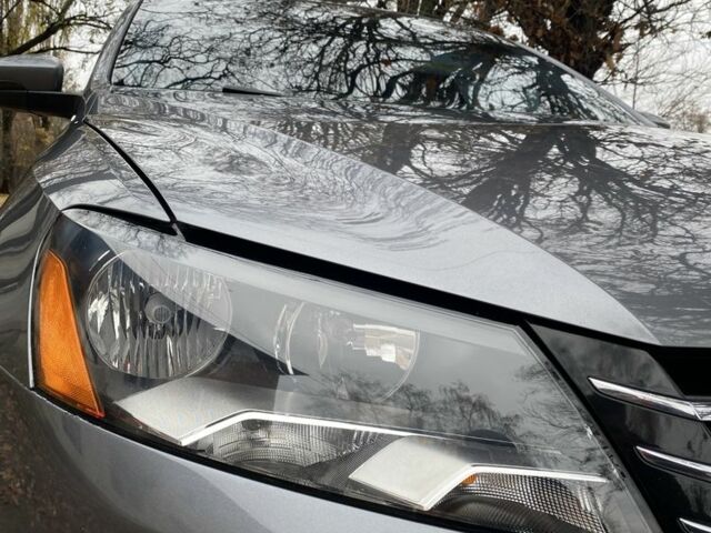 Серый Фольксваген Пассат, объемом двигателя 1.8 л и пробегом 129 тыс. км за 11500 $, фото 3 на Automoto.ua